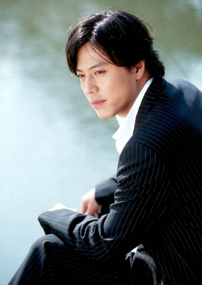 dan-sao-giay-thuy-tinh-sau-14-nam-nguoi-vien-man-ke-le-bong-10