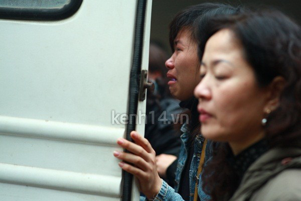 Người yêu khóc ngất bên linh cữu Vũ Ngọc Cương 18