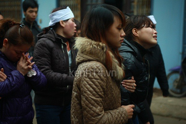 Người yêu khóc ngất bên linh cữu Vũ Ngọc Cương 33