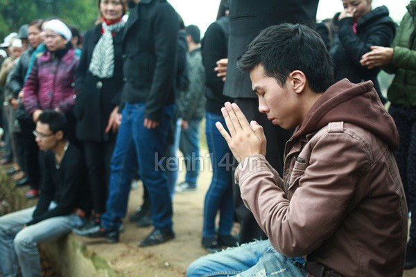 Người yêu khóc ngất bên linh cữu Vũ Ngọc Cương 58