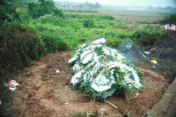 Người yêu khóc ngất bên linh cữu Vũ Ngọc Cương 60