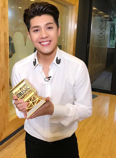 Noo Phước Thịnh nhận giải 'Nghệ sĩ Việt Nam xuất sắc châu Á'