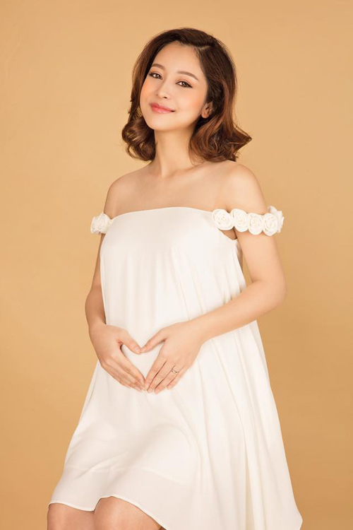 7 bà bầu gợi cảm, xinh đẹp nhất showbiz Việt hiện giờ