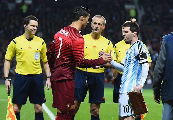 Những khoảnh khắc khó quên giữa Ronaldo và Messi