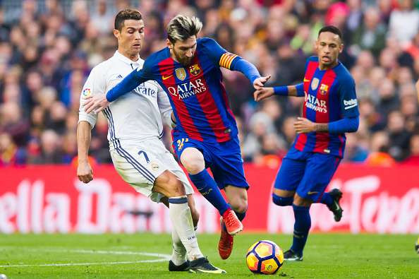 Những khoảnh khắc khó quên giữa Ronaldo và Messi