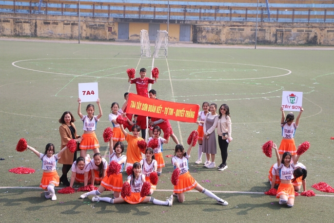 Sôi động ngày hội thể thao học sinh chào mừng 70 năm thành lập trường THCS Tây Sơn