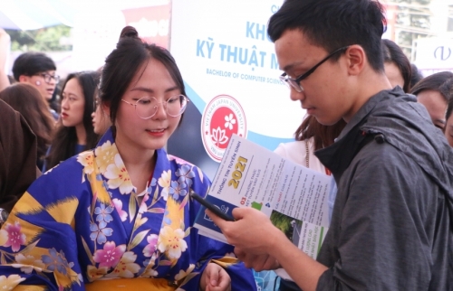 Tư vấn tuyển sinh 2021: Thí sinh quan tâm cơ hội việc làm các ngành về tiếng Hàn, Nhật