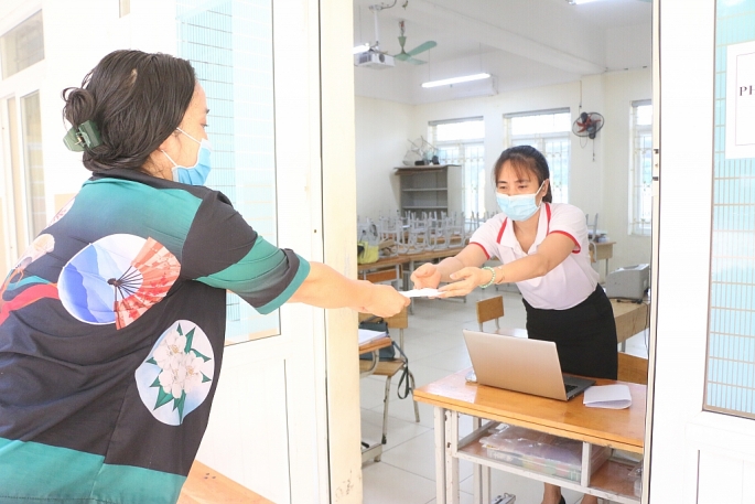 Hà Nội: Hỗ trợ tối đa khi phụ huynh đăng ký tuyển sinh trực tuyến cho con