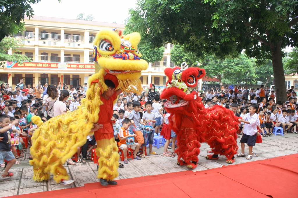 hoc sinh ron rang don tet trung thu tai truong tieu hoc yen nghia