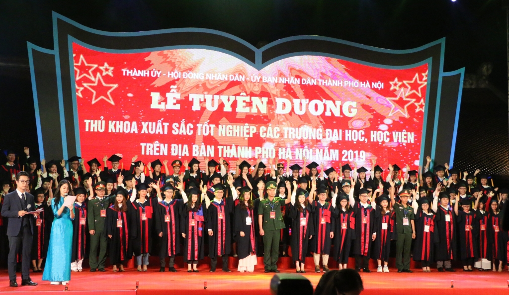 ha noi tuyen duong 86 thu khoa xuat sac tot nghiep dai hoc nam 2019