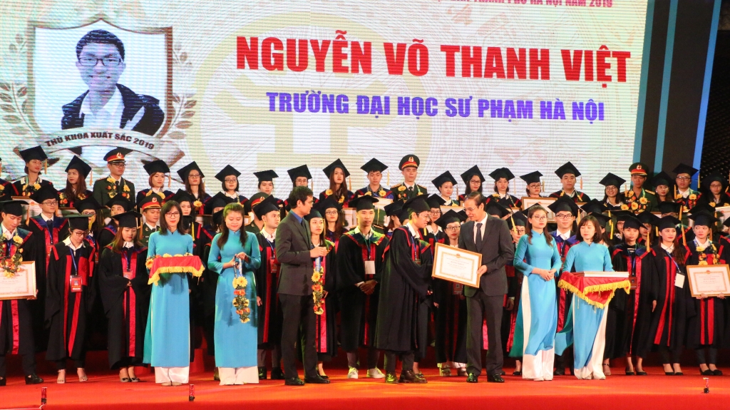 ha noi tuyen duong 86 thu khoa xuat sac tot nghiep dai hoc nam 2019