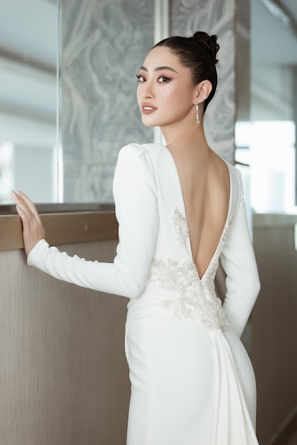 Hoa hậu Lương Thùy Linh xuất hiện lộng lẫy trong váy cưới 6000$