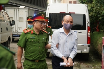 Các bị cáo trong vụ sai phạm tại Cty CP Gang thép Thái Nguyên hầu toà