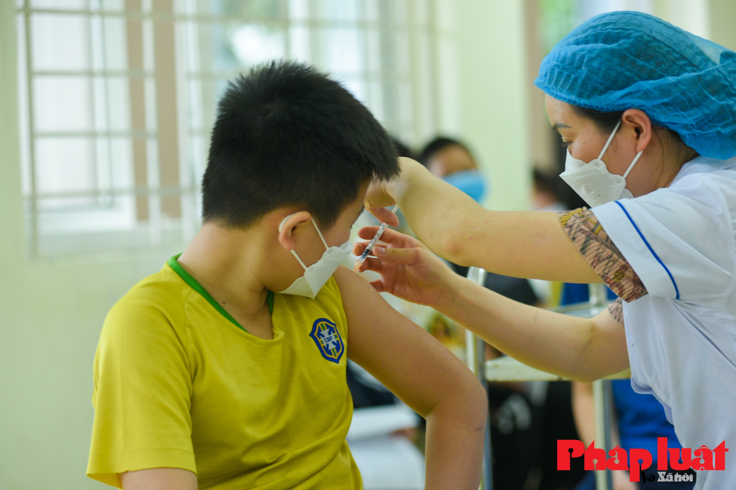 Hà Nội bắt đầu triển khai tiêm vắc xin COVID-19 cho trẻ dưới 12 tuổi