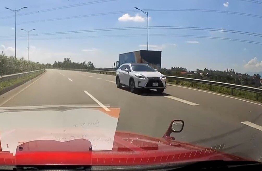 Thêm 1 tài xế bị xử phạt vì đi ngược chiều trên cao tốc Nội Bài – Lào Cai