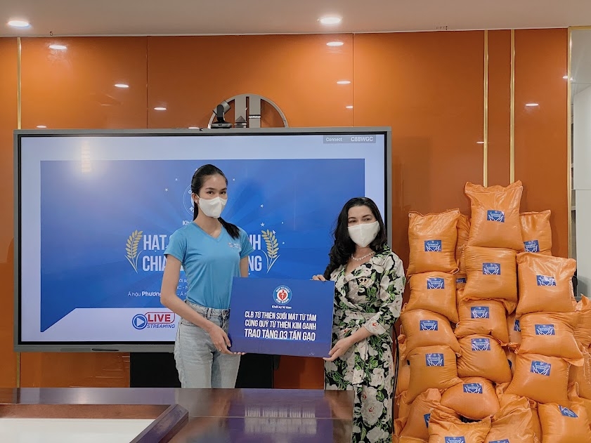 Á hậu Phương Anh cùng Quyên Linh kêu gọi quyên góp gạo giúp đỡ người nghèo