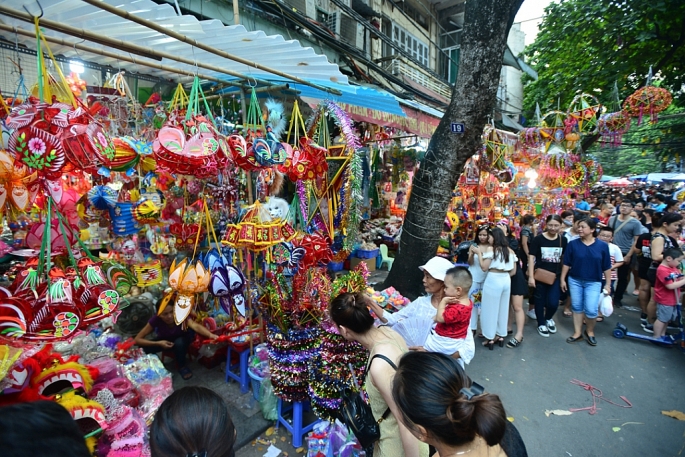 lung linh pho den lon nhat ha noi