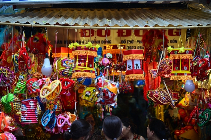 lung linh pho den lon nhat ha noi