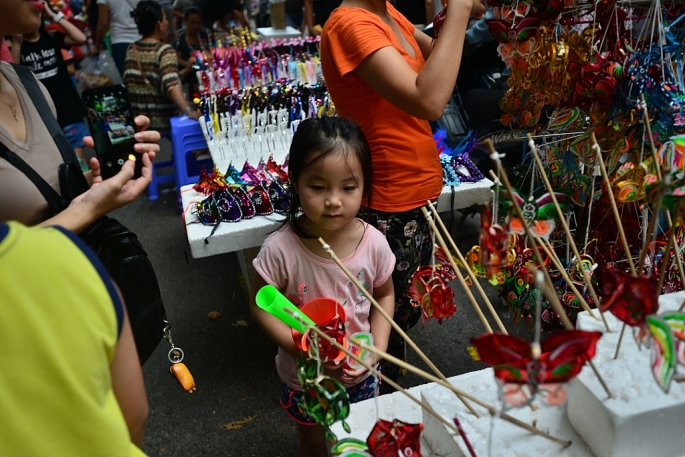 lung linh pho den lon nhat ha noi