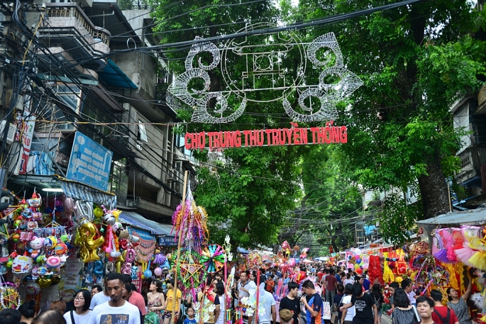 lung linh pho den lon nhat ha noi