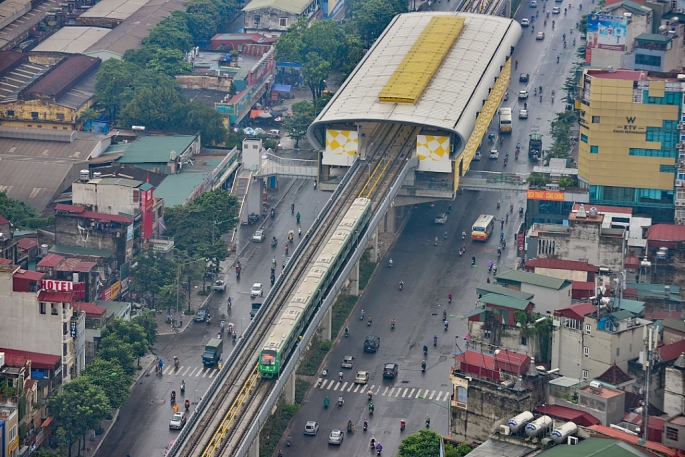 4 doan tau duong sat cat linh ha dong bat ngo di chuyen noi duoi truoc ngay chay thu