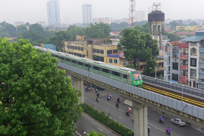 4 doan tau duong sat cat linh ha dong bat ngo di chuyen noi duoi truoc ngay chay thu