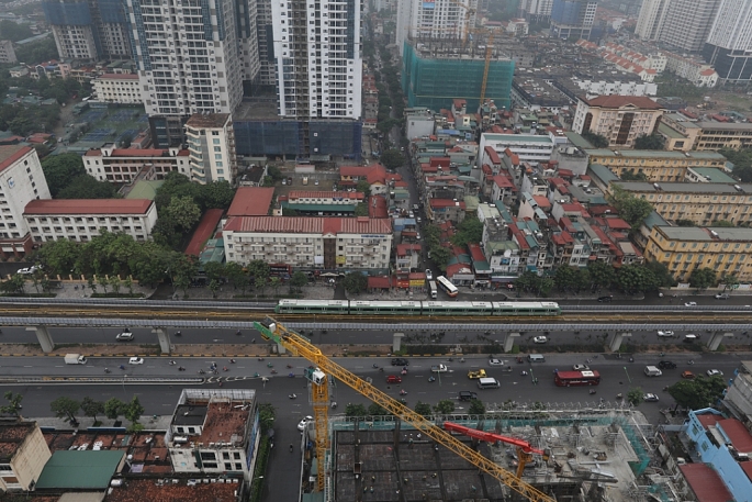 4 doan tau duong sat cat linh ha dong bat ngo di chuyen noi duoi truoc ngay chay thu