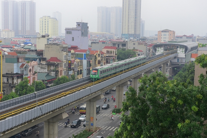 4 doan tau duong sat cat linh ha dong bat ngo di chuyen noi duoi truoc ngay chay thu