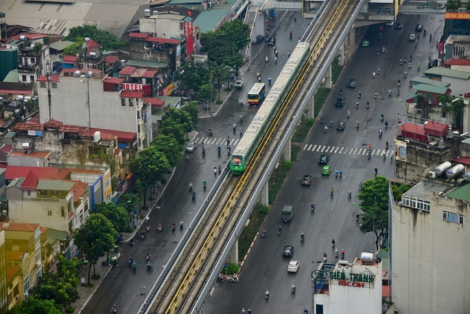 4 doan tau duong sat cat linh ha dong bat ngo di chuyen noi duoi truoc ngay chay thu