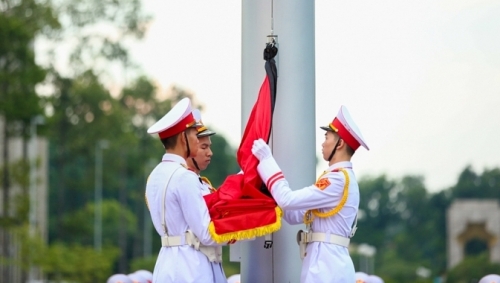 Lễ thượng cờ rủ ngày Quốc tang Chủ tịch nước Trần Đại Quang