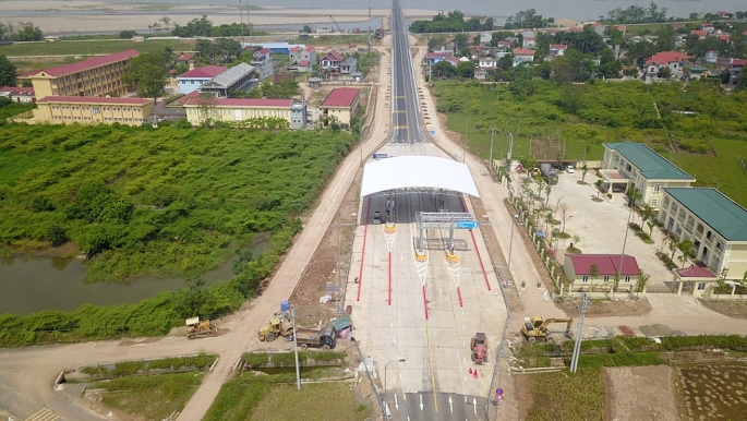 ngam tu tren cao cau vuot 1500 ty noi ba vi phu tho