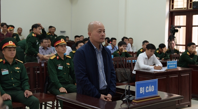 mo phien toa phuc tham xem xet khang cao cua bi cao dinh ngoc he va dong pham