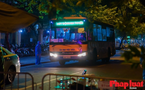 Di chuyển hơn 100 F1 rời khỏi bệnh viện Việt Đức trong đêm