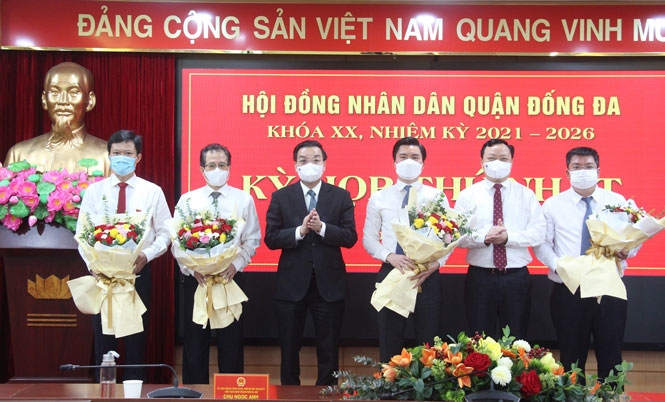 Đẩy mạnh cải cách, đơn giản hóa thủ tục hành chính, cải thiện môi trường đầu tư kinh doanh