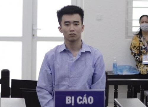 Ghen tuông vợ cũ có tình mới, nam thanh niên vác dao ra đường đòi “xử”