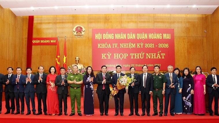 Hà Nội: Phê chuẩn các chức danh Chủ tịch, Phó Chủ tịch một số quận