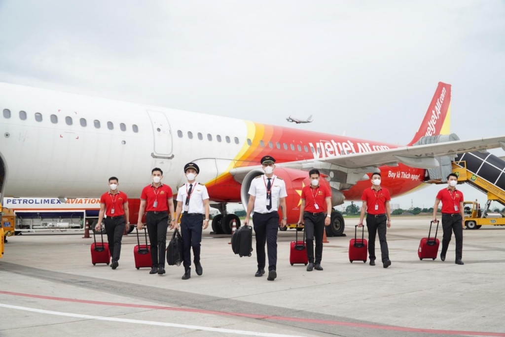 Ngày 10-10: Vietjet mở lại 15 đường bay đón khách trên những chuyến bay xanh an toàn