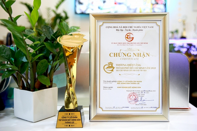 Tập đoàn BĐS Thắng Lợi vinh dự nhận giải thưởng “Thương hiệu vàng TP HCM 2021”
