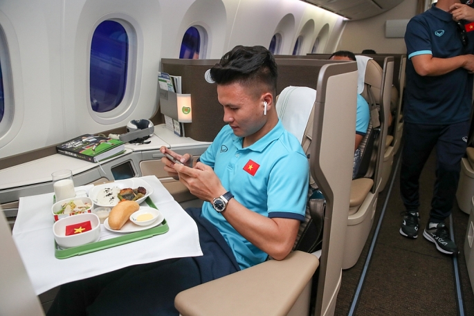 Thưởng thức ẩm thực trên không định hướng 5 sao của Bamboo Airways