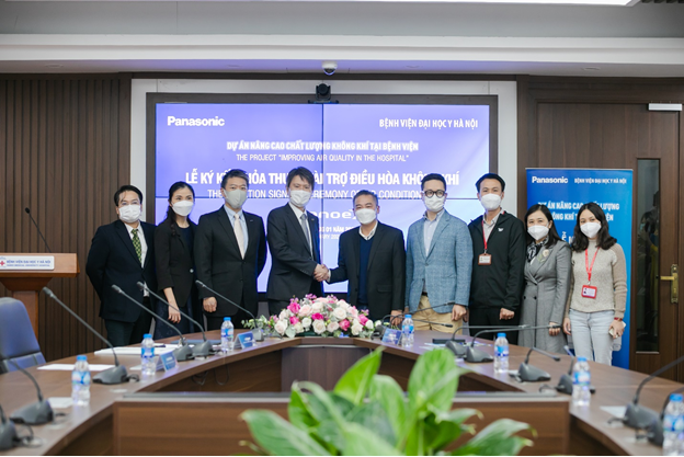 Panasonic khởi động dự án “Nâng cao chất lượng không khí tại bệnh viện” trao tặng điều hòa tích hợp công nghệ lọc khí nanoeTM X