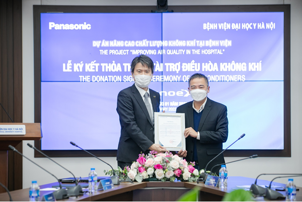 Panasonic khởi động dự án “Nâng cao chất lượng không khí tại bệnh viện” trao tặng điều hòa tích hợp công nghệ lọc khí nanoeTM X