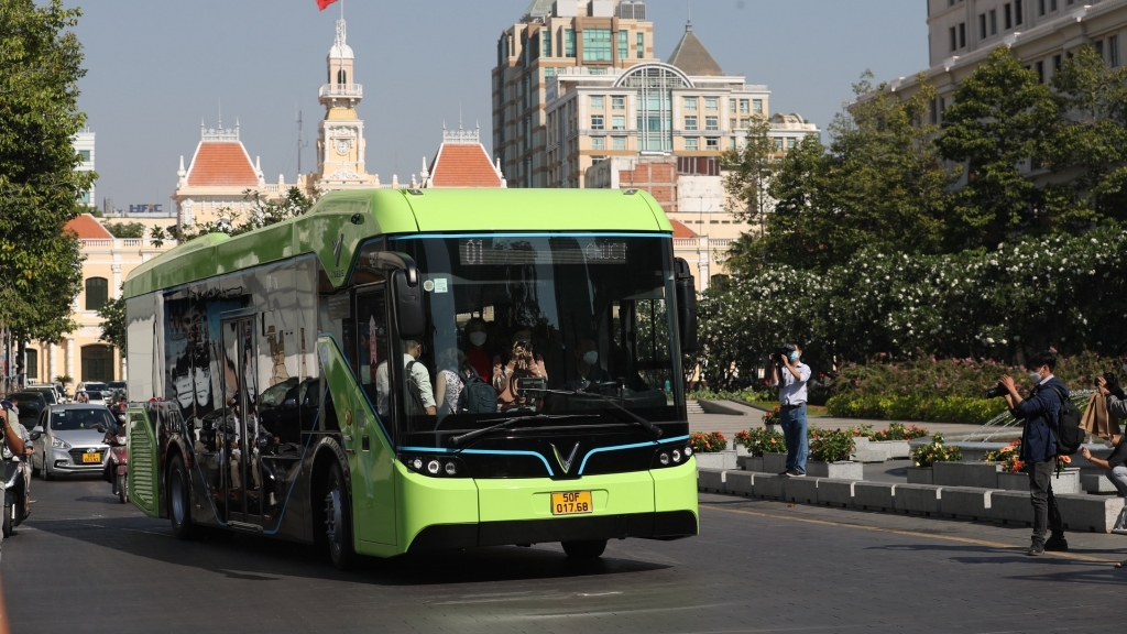 VinBus khai trương tuyến xe buýt điện đầu tiên kết nối vận tải công cộng TP HCM