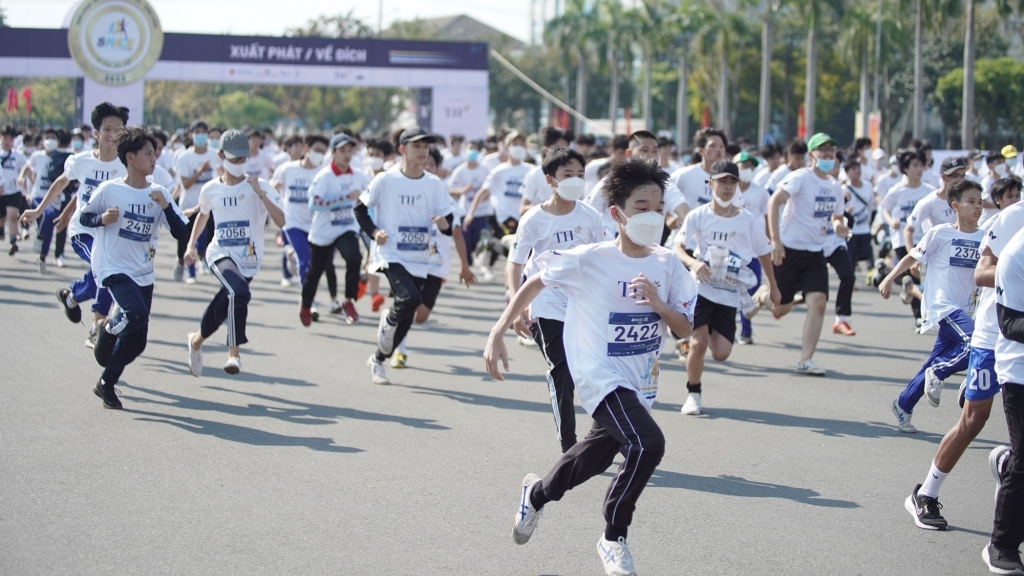 Đồng hành cùng S-Race 2022, Tập đoàn TH chăm lo sức khỏe học đường