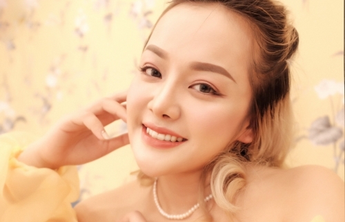 Nancy Nhung Bùi tiết lộ xu hướng trang điểm mùa hè 2021