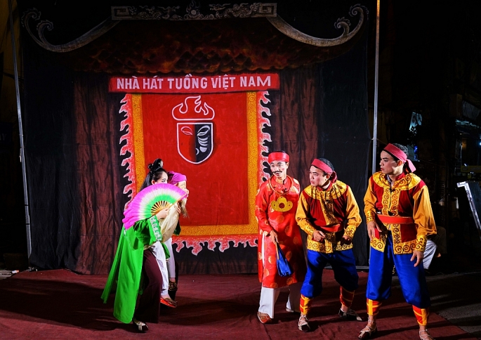 Nghệ thuật Tuồng biểu diễn định kỳ tại các ngày cuối tuần địa điểm 64 Mã Mây (quận Hoàn Kiếm, Hà Nội).