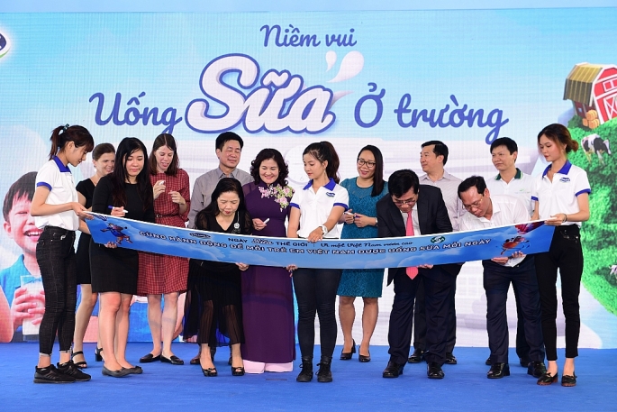 Việt Nam hưởng ứng Ngày Sữa thế giới năm 2019 với chủ đề “Niềm vui uống sữa ở trường” viet nam huong ung ngay sua the gioi nam 2019 voi chu de niem vui uong sua o truong