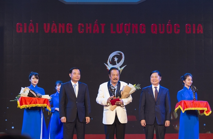 ceo tran qui thanh giai vang chat luong quoc gia khang dinh doanh nghiep san xuat kinh doanh san pham dich vu dang cap the gioi