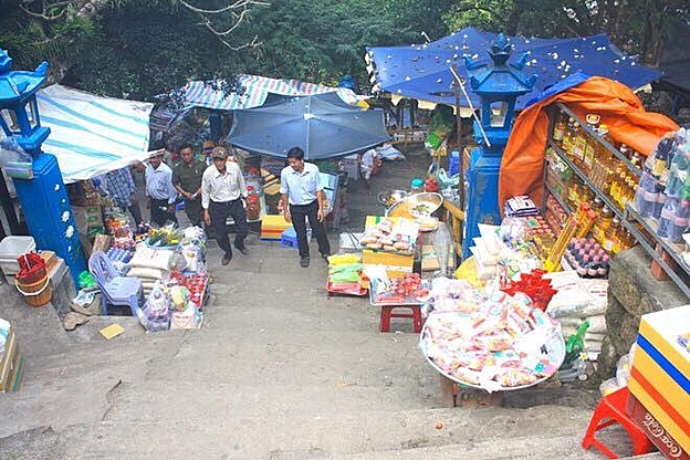 Trả lại nơi tôn nghiêm thanh tịnh ngôi chùa Bửu Quang- Gia Lào tra lai noi ton nghiem thanh tinh ngoi chua buu quang gia lao