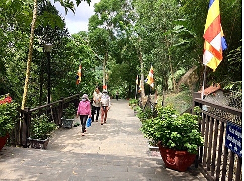 Trả lại nơi tôn nghiêm thanh tịnh ngôi chùa Bửu Quang- Gia Lào tra lai noi ton nghiem thanh tinh ngoi chua buu quang gia lao