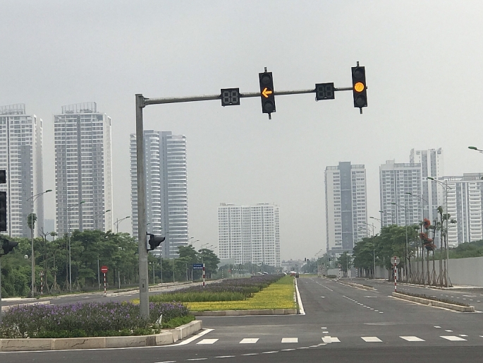 Cận cảnh đường 8 làn xe nối 3 quận nội thành Hà Nội can canh duong 8 lan xe noi 3 quan noi thanh ha noi